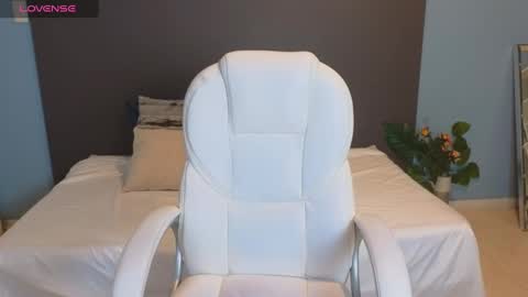 Maiaa Ruiz  online show from February 2025 01:03:01 PM