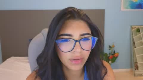 Maiaa Ruiz  online show from October 2025 02:40:01 PM