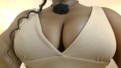 Snapshot of maiacharris_ chatting on November 2025 09:36:01 PM Maia Charris online show from November 2025 09:36:01 PM