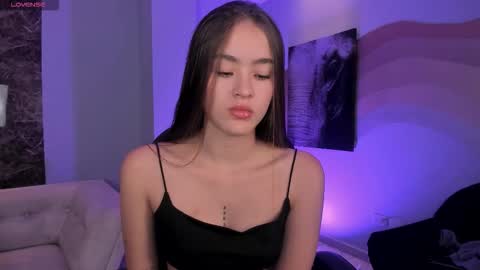  Maia  online show from November 2025 05:33:02 PM