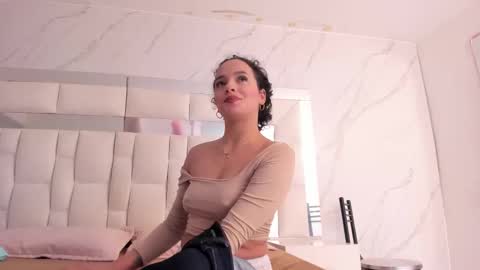 Snapshot of maiapark chatting on December 2025 01:40:01 PM Maia online show from December 2025 01:40:01 PM