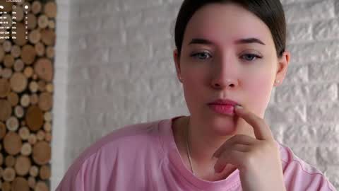 Snapshot of maidabuoy chatting on April 2026 02:09:01 AM Lucy online show from April 2026 02:09:01 AM