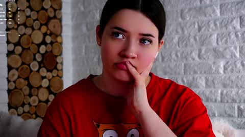 Snapshot of maidabuoy chatting on April 2026 03:29:01 AM Lucy online show from April 2026 03:29:01 AM