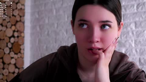 Snapshot of maidabuoy chatting on April 2026 01:22:01 AM Lucy online show from April 2026 01:22:01 AM