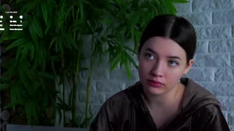 Snapshot of maidabuoy chatting on April 2026 01:37:01 AM Lucy online show from April 2026 01:37:01 AM