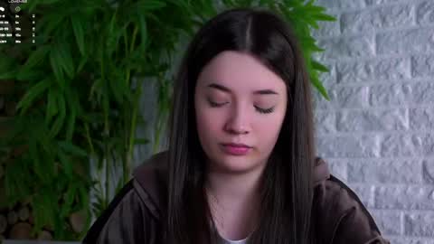 Snapshot of maidabuoy chatting on April 2026 03:54:02 AM Lucy online show from April 2026 03:54:02 AM