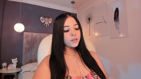 Snapshot of maiiitee_ chatting on December 2024 08:18:02 PM Mait online show from December 2024 08:18:02 PM