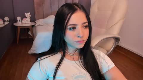 Snapshot of maiiitee_ chatting on December 2024 06:09:02 PM Mait online show from December 2024 06:09:02 PM