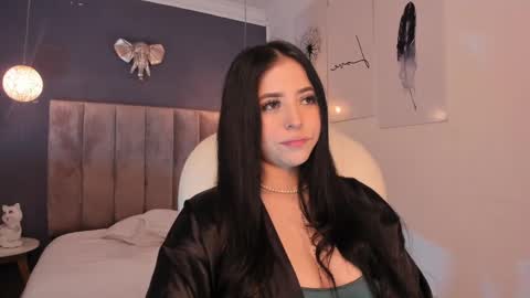 Snapshot of maiiitee_ chatting on December 2024 06:16:02 PM Mait online show from December 2024 06:16:02 PM