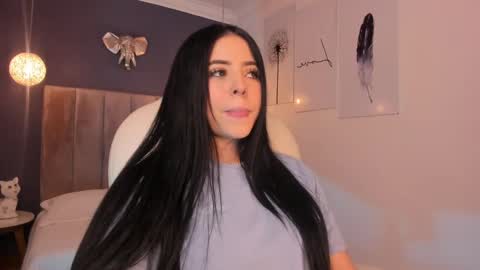 Snapshot of maiiitee_ chatting on January 2025 03:49:01 PM Mait online show from January 2025 03:49:01 PM