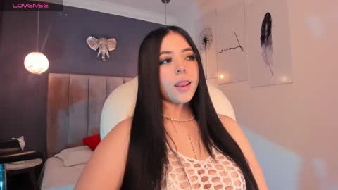 Snapshot of maiiitee_ chatting on February 2025 02:24:01 PM Mait online show from February 2025 02:24:01 PM