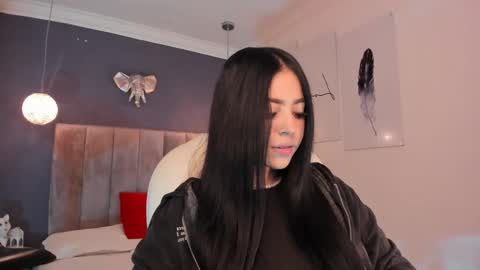 Snapshot of maiiitee_ chatting on February 2025 01:11:01 PM Mait online show from February 2025 01:11:01 PM