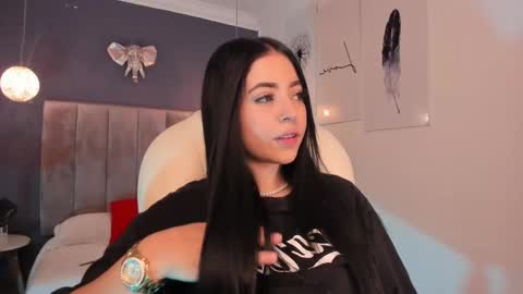 Snapshot of maiiitee_ chatting on March 2025 03:48:01 PM Mait online show from March 2025 03:48:01 PM