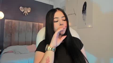 Snapshot of maiiitee_ chatting on March 2025 02:54:01 PM Mait online show from March 2025 02:54:01 PM