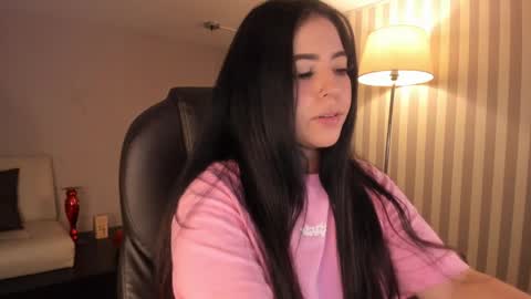 Snapshot of maiiitee_ chatting on September 2025 03:22:01 PM Mait online show from September 2025 03:22:01 PM