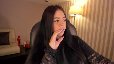 Snapshot of maiiitee_ chatting on October 2025 03:32:01 PM Mait online show from October 2025 03:32:01 PM