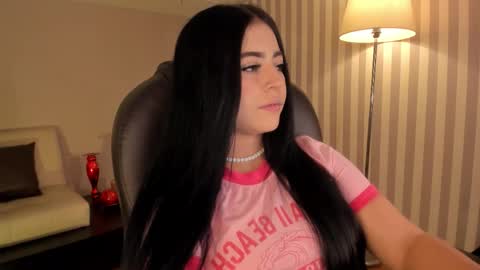 Snapshot of maiiitee_ chatting on November 2025 01:55:01 PM Mait online show from November 2025 01:55:01 PM