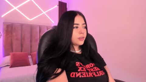 Snapshot of maiiitee_ chatting on November 2025 06:45:02 PM Mait online show from November 2025 06:45:02 PM