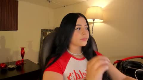 Snapshot of maiiitee_ chatting on February 2026 01:17:01 PM Mait online show from February 2026 01:17:01 PM