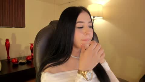 Snapshot of maiiitee_ chatting on April 2026 01:27:01 PM Mait online show from April 2026 01:27:01 PM