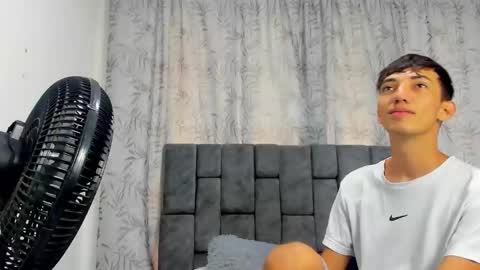 Maikol online show from November 2025 12:31:02 PM