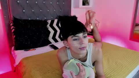 Maiky Cooper online show from October 2025 07:03:02 PM