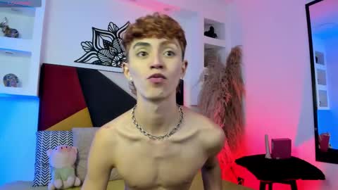 Maiky Cooper online show from November 2025 08:32:01 PM