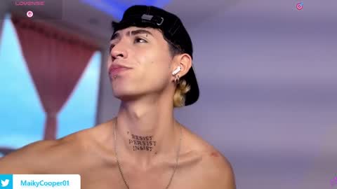 Snapshot of maiky_cooper01 chatting on April 2026 04:18:01 PM maiky_cooper01 online show from April 2026 04:18:01 PM