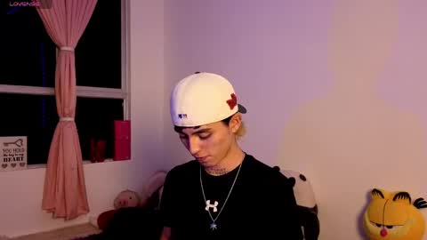 Snapshot of maiky_cooper01 chatting on April 2026 04:18:01 AM maiky_cooper01 online show from April 2026 04:18:01 AM