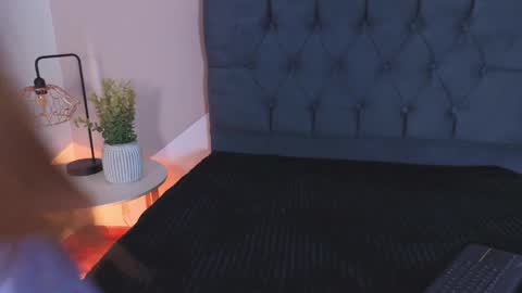 Snapshot of mailin18 chatting on April 2026 10:26:01 PM Mailin online show from April 2026 10:26:01 PM