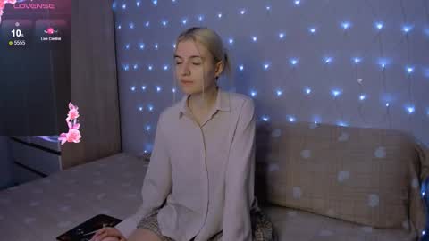 Your kitty online show from October 2025 04:05:01 PM