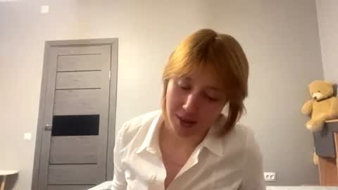 Evie online show from June 2026 02:33:01 AM