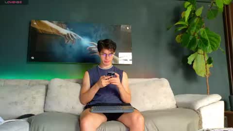 Snapshot of maisonbastian chatting on June 2026 02:32:02 PM Bastian Arslan online show from June 2026 02:32:02 PM