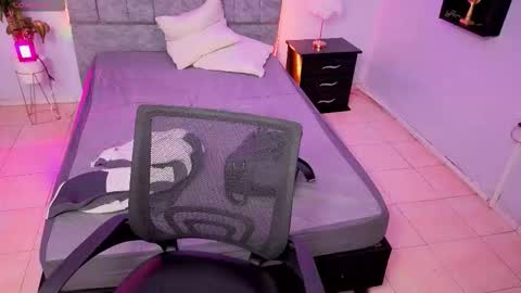 MAITE STONE1 online show from December 2025 03:35:02 AM