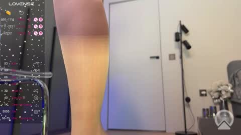 Snapshot of majestic_madam chatting on February 2026 02:21:01 AM majestic_madam online show from February 2026 02:21:01 AM