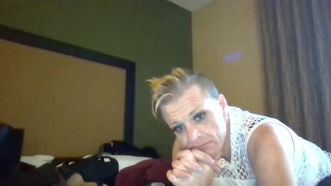 Snapshot of makeitrain904 chatting on February 2026 12:28:02 PM makeitrain904 online show from February 2026 12:28:02 PM