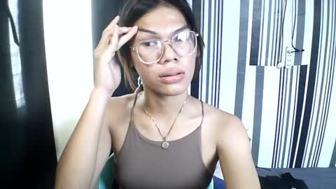 Snapshot of makekeanacum chatting on December 2024 05:48:01 AM SWEET KEANA online show from December 2024 05:48:01 AM