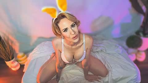 Snapshot of makemebeautiful chatting on March 2025 07:01:02 PM  April Dayze  makemebeautiful online show from March 2025 07:01:02 PM