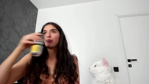 Snapshot of makemeeyours chatting on January 2025 02:19:02 PM Goddess Onlyfansportraitmarie online show from January 2025 02:19:02 PM