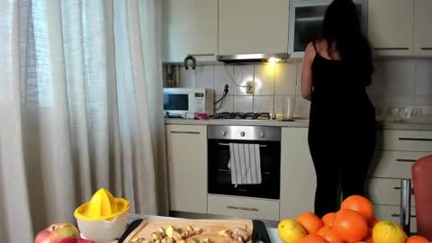 Snapshot of makemeeyours chatting on January 2025 02:19:01 PM Goddess Onlyfansportraitmarie online show from January 2025 02:19:01 PM