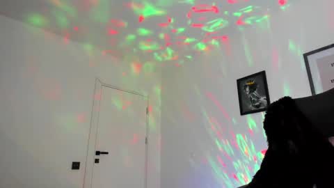 Snapshot of makemeeyours chatting on January 2025 09:48:02 PM Goddess Onlyfansportraitmarie online show from January 2025 09:48:02 PM