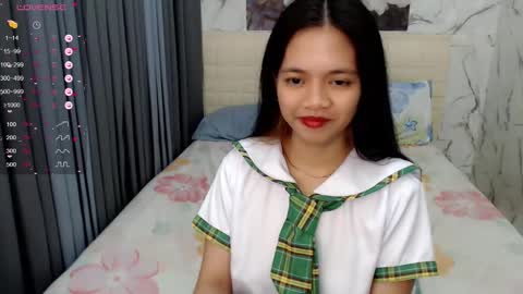 Snapshot of makeyousatisfy chatting on September 2025 09:47:01 AM Nathalie and Anne online show from September 2025 09:47:01 AM