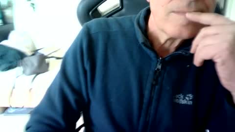 Snapshot of makis8989 chatting on February 2025 10:37:02 AM makis8989 online show from February 2025 10:37:02 AM