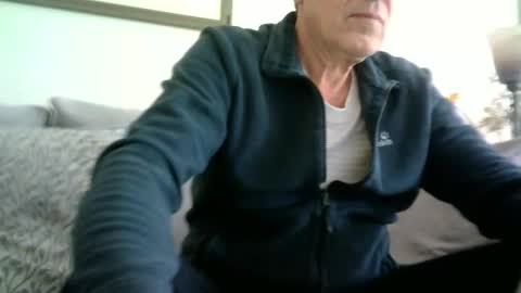 Snapshot of makis8989 chatting on February 2025 09:55:02 AM makis8989 online show from February 2025 09:55:02 AM