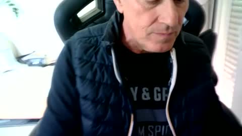 Snapshot of makis8989 chatting on March 2025 10:33:02 AM makis8989 online show from March 2025 10:33:02 AM