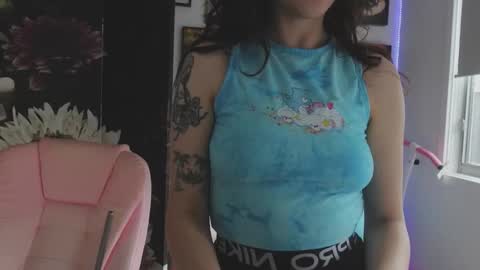 Snapshot of makiyahbelle2 chatting on March 2026 04:40:01 AM MakiyahBelle online show from March 2026 04:40:01 AM