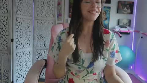 Snapshot of makiyahbelle2 chatting on June 2026 05:59:01 AM MakiyahBelle online show from June 2026 05:59:01 AM