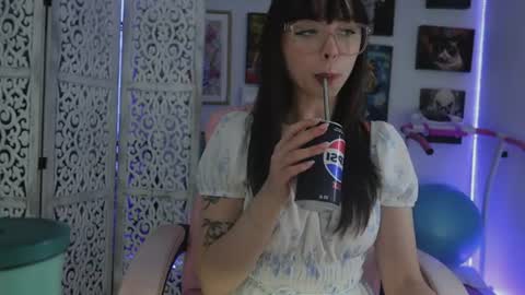Snapshot of makiyahbelle2 chatting on June 2026 07:51:01 AM MakiyahBelle online show from June 2026 07:51:01 AM
