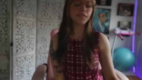 Snapshot of makiyahbelle2 chatting on July 2026 03:53:02 AM MakiyahBelle online show from July 2026 03:53:02 AM