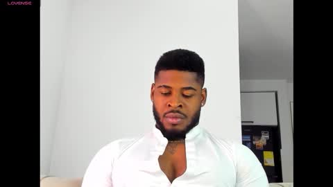 Snapshot of makonneen chatting on December 2025 10:51:03 PM Makonnen online show from December 2025 10:51:03 PM